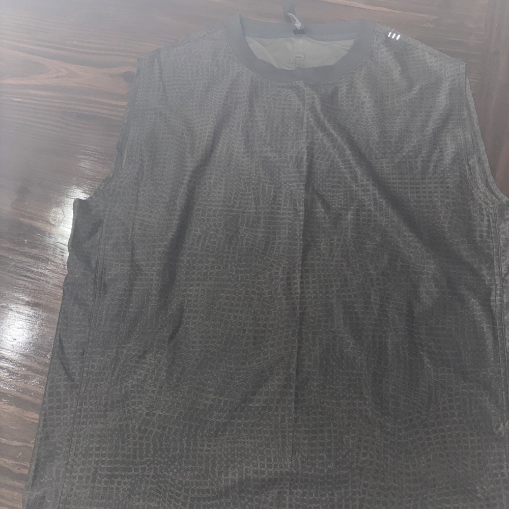 Lululemon Relaxed  Fit Train Sleeveless  Top DMGD GGRE Men's Medium M